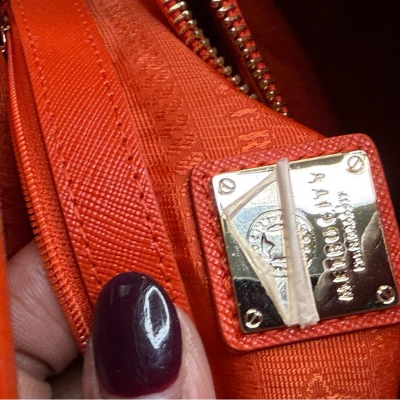 Metrocity Black Saffiano Leather Structured Satchel / Top Handle Bag – New - Picture 16 of 16